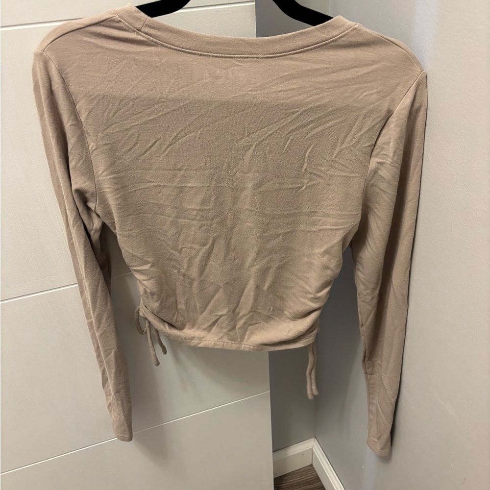 Abercrombie & Fitch womens long sleeve Side Ruched- Small - Beige - Picture 2 of 3